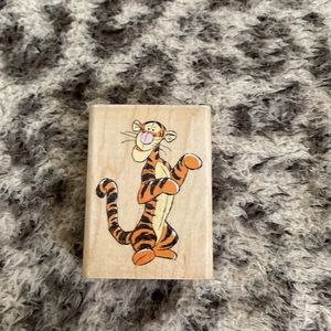 Lovable Tigger Rubber Stampede